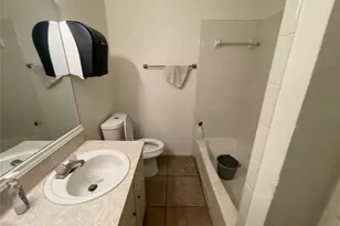 1327 Parkway Ct, Arlington, TX 76010 - Photo 7