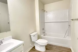 604 Crockett Dr, Cleburne, TX 76033 - Photo 5