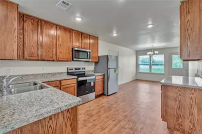 604 Crockett Drive, Cleburne, TX 76033 - Photo 9