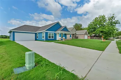 604 Crockett Drive, Cleburne, TX 76033 - Photo 3