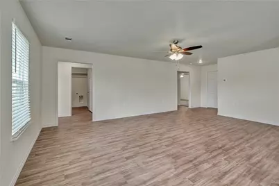 616 Crockett Drive, Cleburne, TX 76033 - Photo 9