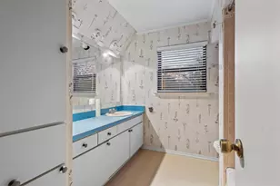 202 S Santa Fe St, Wolfe City, TX 75496 - Photo 23