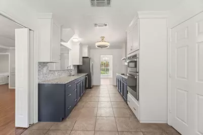 817 Sylvan Drive, Fort Worth, TX 76120 - Photo 13