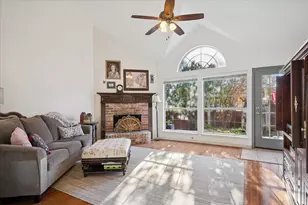 1108 Brittany Pl, Lewisville, TX 75077 - Photo 3