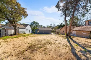 1203 Forester Dr, Dallas, TX 75216 - Photo 27