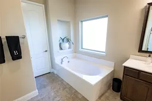 2711 Fleur De Lis Ln, Grand Prairie, TX 75054 - Photo 39