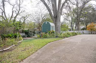 302 S Friou St, Jefferson, TX 75657 - Photo 27