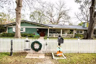 302 S Friou St, Jefferson, TX 75657 - Photo 1