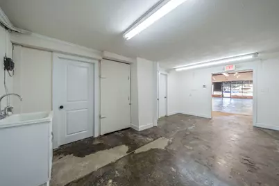 109 SW Main Street, Ennis, TX 75119 - Photo 9