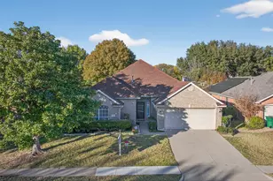 3921 Larkspur Dr, Haltom City, TX 76137 - Photo 1