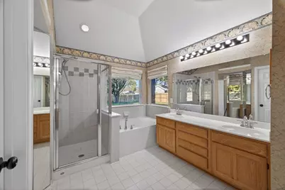 3921 Larkspur Drive, Haltom City, TX 76137 - Photo 19