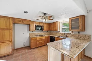 6405 W Red Bird Ln, Dallas, TX 75236 - Photo 5