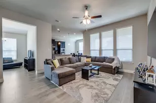 3460 April Breeze Trl, Grand Prairie, TX 76065 - Photo 3