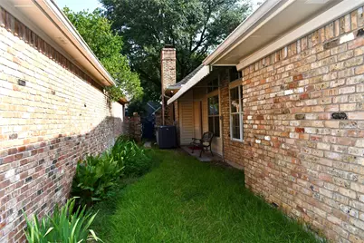 908 McCoy Drive, Irving, TX 75062 - Photo 37