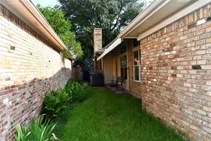 908 McCoy Dr, Irving, TX 75062 - Photo 29