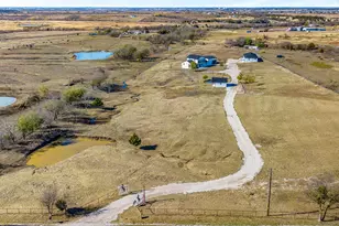 1061 Zmolek Rd, Ennis, TX 75119 - Photo 35