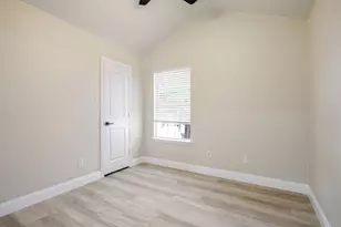 6702 Flamewood Dr, Arlington, TX 76001 - Photo 13