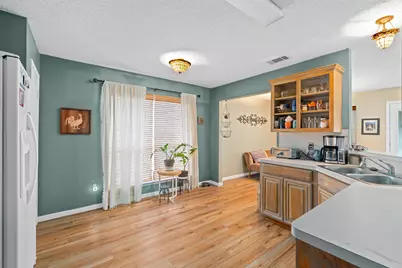 321 Village Parkway, Crowley, TX 76036 - Photo 13