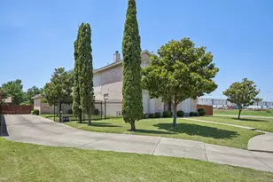 801 Lakedale Ct, Mesquite, TX 75181 - Photo 3