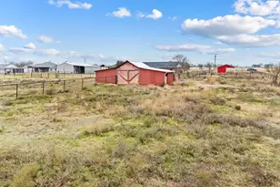 6935 H Lively Rd, Ponder, TX 76259 - Photo 35