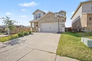 1301 Draper Ln, Forney, TX 75126 - Photo 3