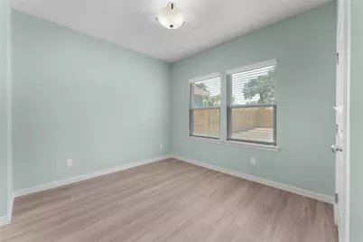 2027 S Bluebonnet Avenue, Denison, TX 75020 - Photo 9