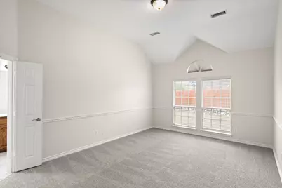 2907 Crystal Way, Grand Prairie, TX 75052 - Photo 17