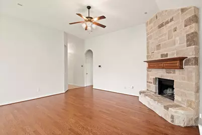 2907 Crystal Way, Grand Prairie, TX 75052 - Photo 7