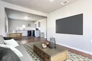 300 S 3rd St, Bonham, TX 75418 - Photo 3