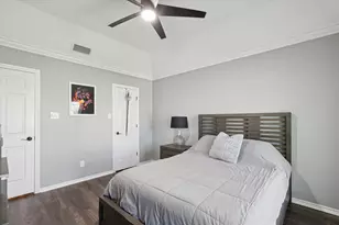 325 Cottonwood Ln, Hurst, TX 76054 - Photo 25