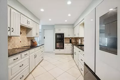 325 Cottonwood Lane, Hurst, TX 76054 - Photo 15