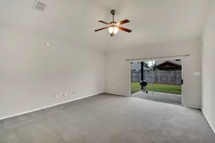 2755 Sun Rise Ln, Grand Prairie, TX 75052 - Photo 7