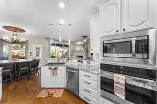 3220 Serpis, Grand Prairie, TX 75054 - Photo 9