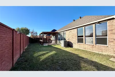 1648 Northview Drive, Grand Prairie, TX 75051 - Photo 19