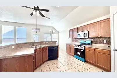 1648 Northview Drive, Grand Prairie, TX 75051 - Photo 9