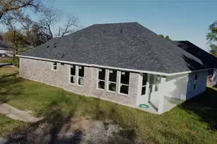 200 E 1st N St, Kaufman, TX 75142 - Photo 33