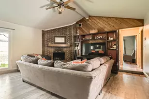 3719 French Wood Dr, Arlington, TX 76016 - Photo 3