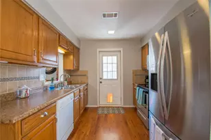 2611 Brandywyne Dr, Carrollton, TX 75007 - Photo 9