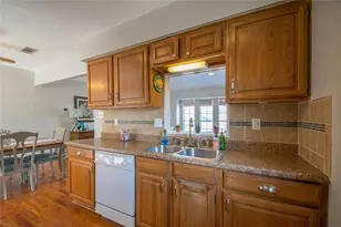 2611 Brandywyne Dr, Carrollton, TX 75007 - Photo 11