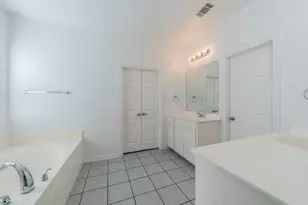 7042 Hedgebrook Dr, Dallas, TX 75249 - Photo 15