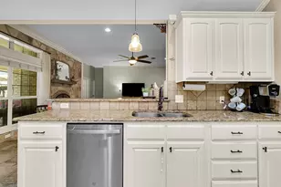 10516 T Bury, Waco, TX 76708 - Photo 11