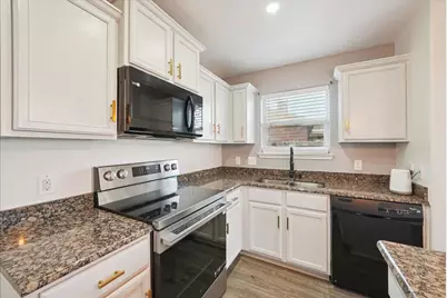 12916 Kingsgate Drive, Rhome, TX 76078 - Photo 13