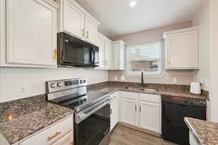 12916 Kingsgate Dr, Rhome, TX 76078 - Photo 13