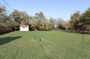 756 Briarwood Ln, Hurst, TX 76053 - Photo 17