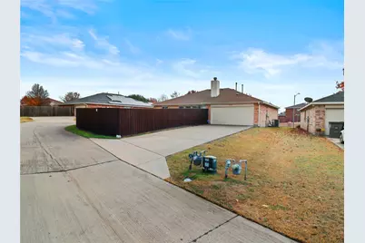 2925 Nautilus Drive, Lancaster, TX 75146 - Photo 3