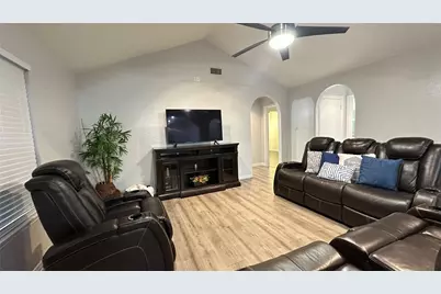 13731 Biggs Street, Dallas, TX 75253 - Photo 3