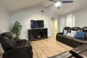 13731 Biggs St, Dallas, TX 75253 - Photo 3