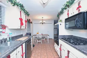 2708 Foxcroft Cir, Denton, TX 76209 - Photo 9