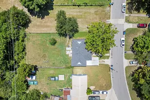 566 Loraine Cir, Greenville, TX 75401 - Photo 7