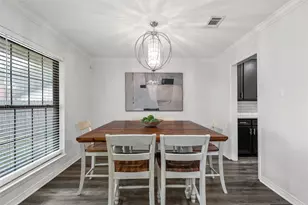 5704 Silver Lake Cir, Waco, TX 76710 - Photo 9